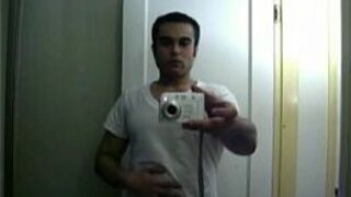 Hot guy showing off his sexy body porn video